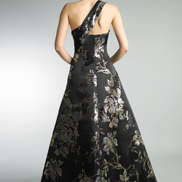 Basix Black Label Gown - Picture 3 of 3
